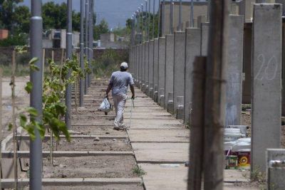 El 50% de las constructoras incumplen los plazos del IPV