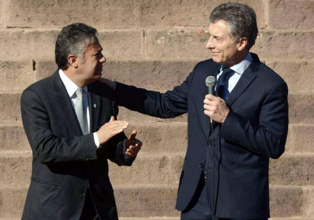 Macri recibe a Cornejo y la UCR