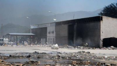 Un feroz incendio quem� gran parte de la Planta de Residuos