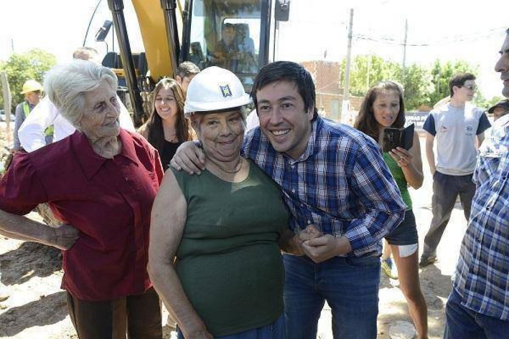 Leonardo Nardini visit� la obra hidr�ulica del barrio La Loma