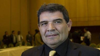 Alfredo Olmedo propuso construir un muro con el vecino pa�s
