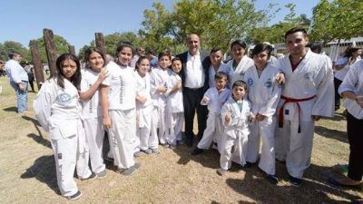 Una nueva pista de salud beneficia al barrio Sarmiento