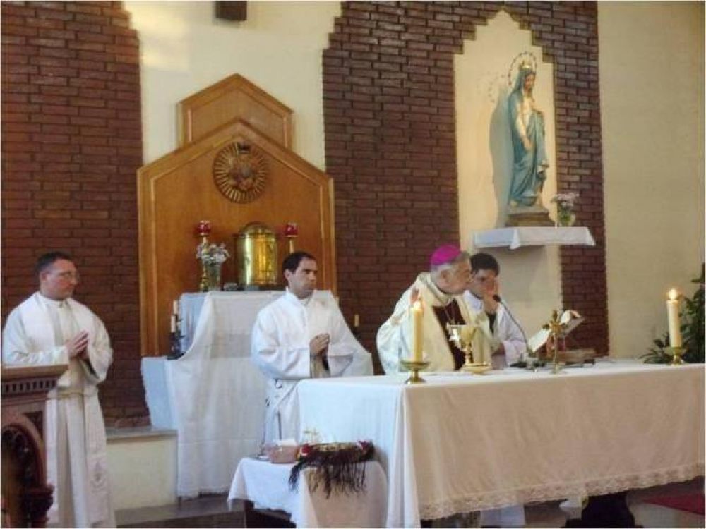 Mons. Aguer presidi� la Misa de apertura de la Misi�n Juvenil Arquidiocesana