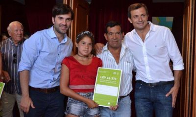 Echarren se reuni� con Bucca y �coincidieron� en la necesidad de renovar el peronismo