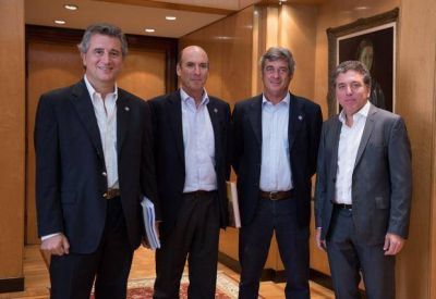 Anuncian aumentos en energ�a el�ctrica, prepagas y peajes