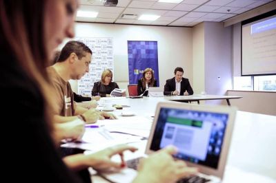 Se capacitar� a 500 personas para trabajar en el sector tecnol�gico
