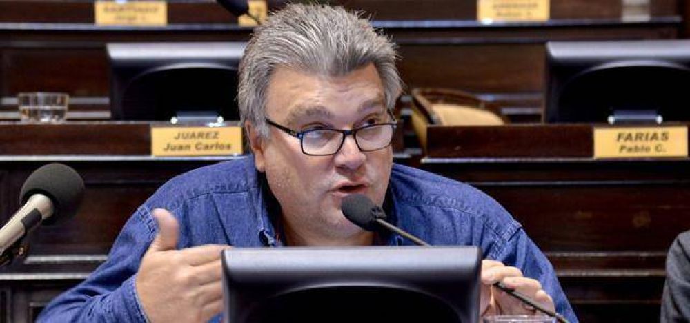 D�az pidi� la remoci�n de G�mez Centuri�n y apunt� contra la UCR