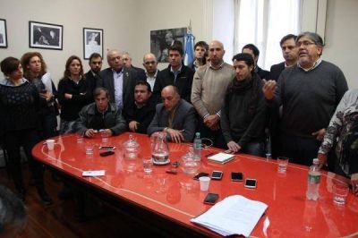 Antes del inicio de las sesiones, el FpV hace un esfuerzo por unificar el bloque de diputados