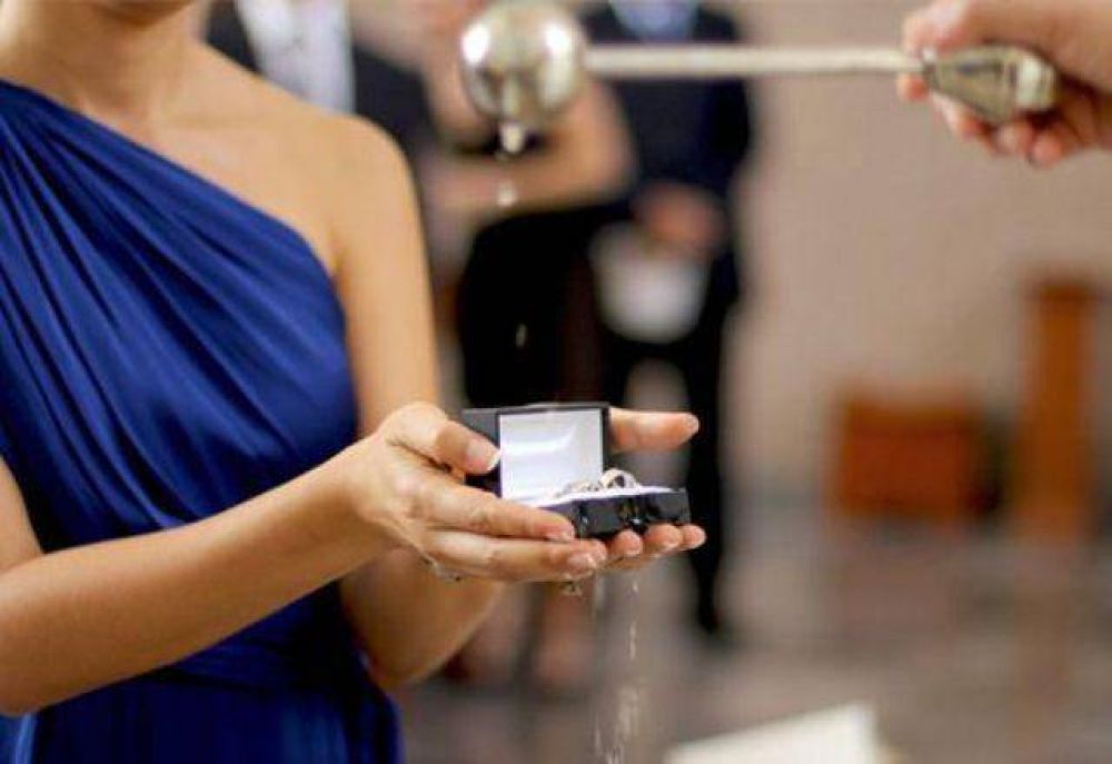 El arzobispo de La Plata advierte sobre bendiciones indebidas del matrimonio