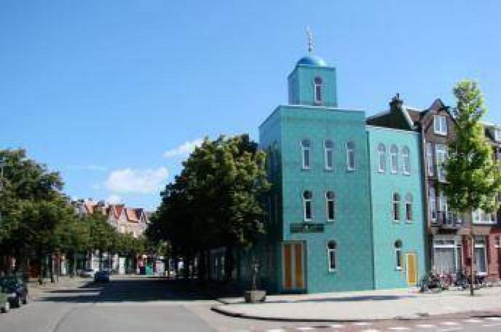 Mezquitas refuerzan su seguridad por miedo a ataques ante comicios en Holanda