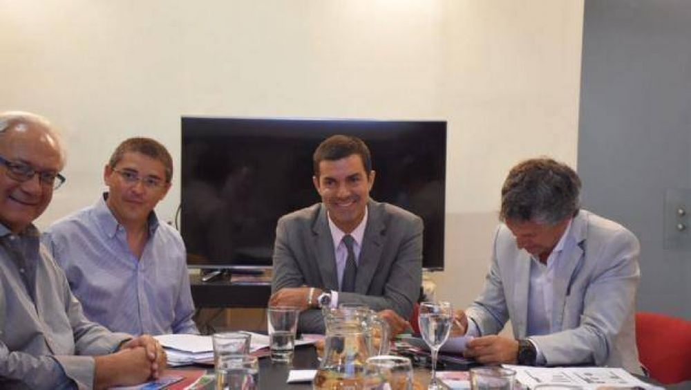 Primer balance tur�stico realizado por el gobernador