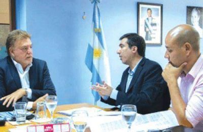 La Rioja present� el plan para construir 2000 viviendas en 2017