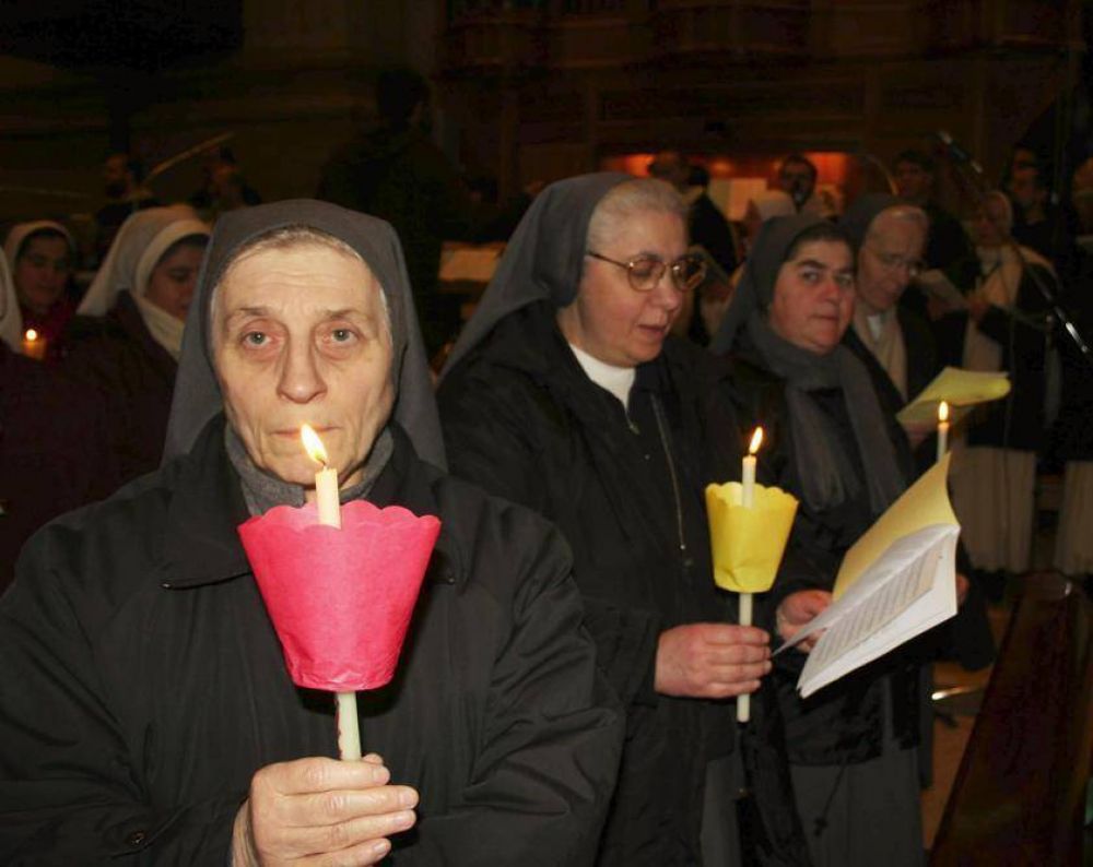 Alarma por la fuga de curas y monjas: 2300 menos al a�o
