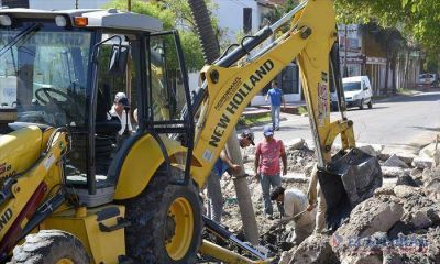 Trabajan para reconstruir a nuevo pluviales subterr�neos y pavimento en el Molina Punta