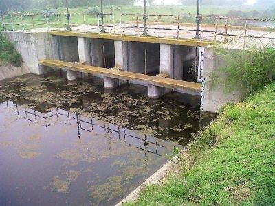 LAGUNAS ENCADENADAS, EL AGUA QUE NADIE CONTROLA: La opini�n p�blica vuelve a poner en la agenda el manejo de las compuertas en Chascom�s y Lezama