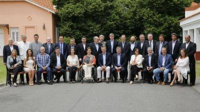 Debate caliente: gobernadores se re�nen para unificar criterios para paritaria docente