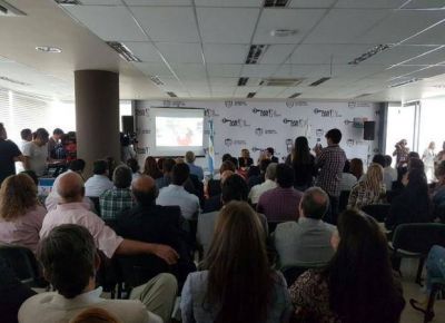 Intendentes y comisionados suman su ayuda para recibir a los refugiados en la Provincia