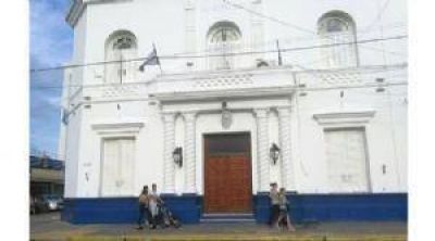 Los funcionarios empezaron el a�o con suba de sueldos