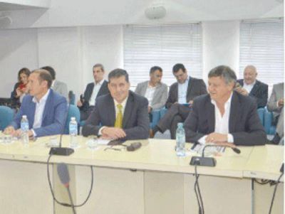 Paritarias: Casas advirti� que �las arcas est�n comprometidas�