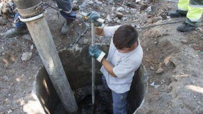 En Lan�s despliegan un operativo integral de limpieza de sumideros