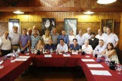 El peronismo bonaerense se va alineando sin la presencia a�n de Randazzo