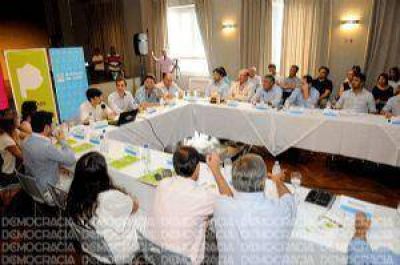 Intendentes de la Regi�n se reunieron con el subsecretario de Vivienda en Jun�n