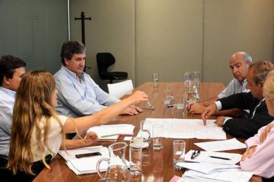Por infraestructura, S�nchez se reuni� con el ministro Gigante