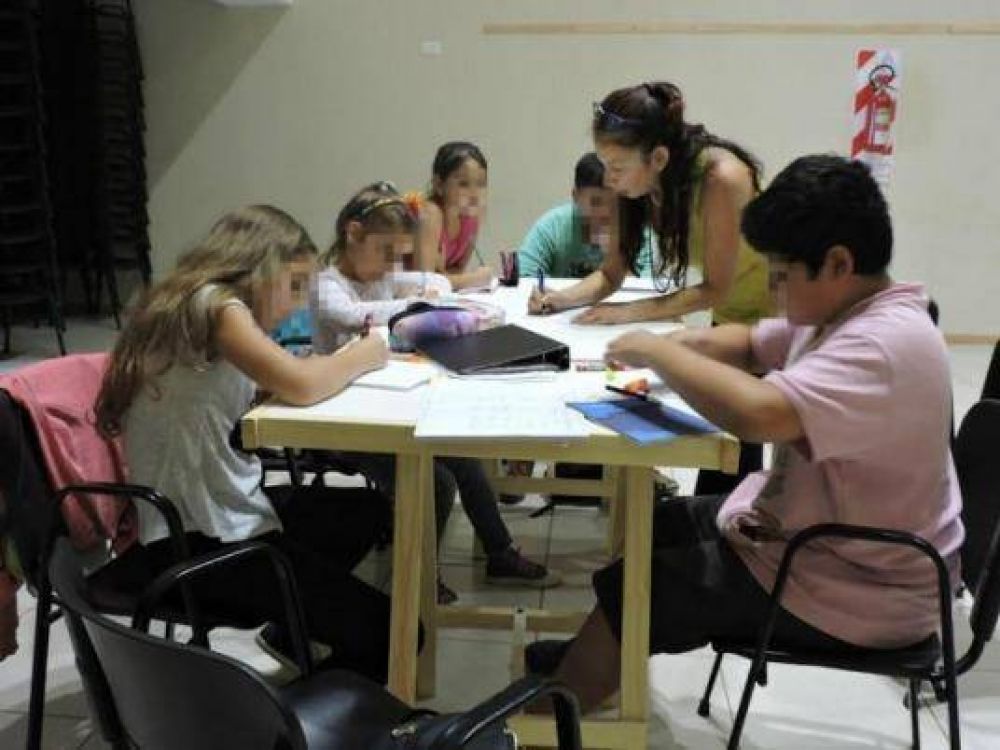 El Municipio puso en marcha el programa Redes de apoyo escolar en los barrios