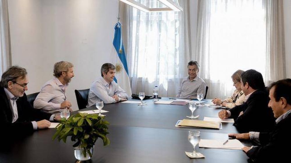 Macri recibe a miembros de la mesa chica del Gabinete en Olivos