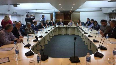 Siguen los cruces por la paritaria docente: gobernadores le reclamaron al Ejecutivo que no se desentienda de la negociaci�n