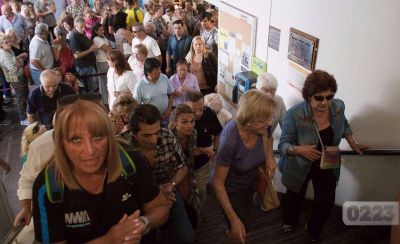 Jubilados reclaman en el Pami por mala atenci�n y falta de medicamentos