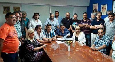 Dirigentes de la Regi�n respaldaron el paro convocado por la CGT