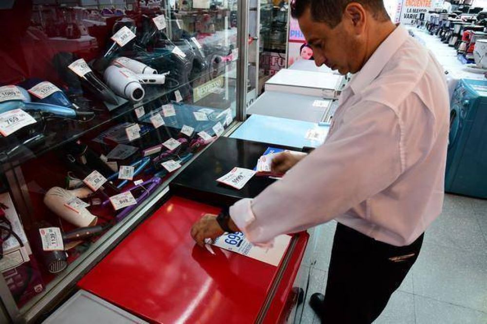 Cayeron las ventas en los comercios durante enero