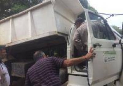 Agua potable en El Amanecer y cami�n volcador para Castro