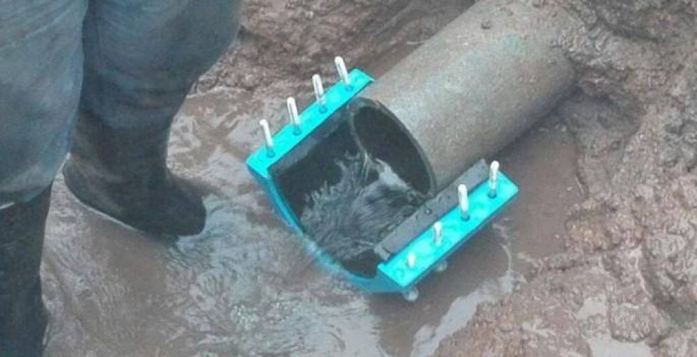 Se coloc� precinto para la soluci�n del corte de agua en ca�o maestro