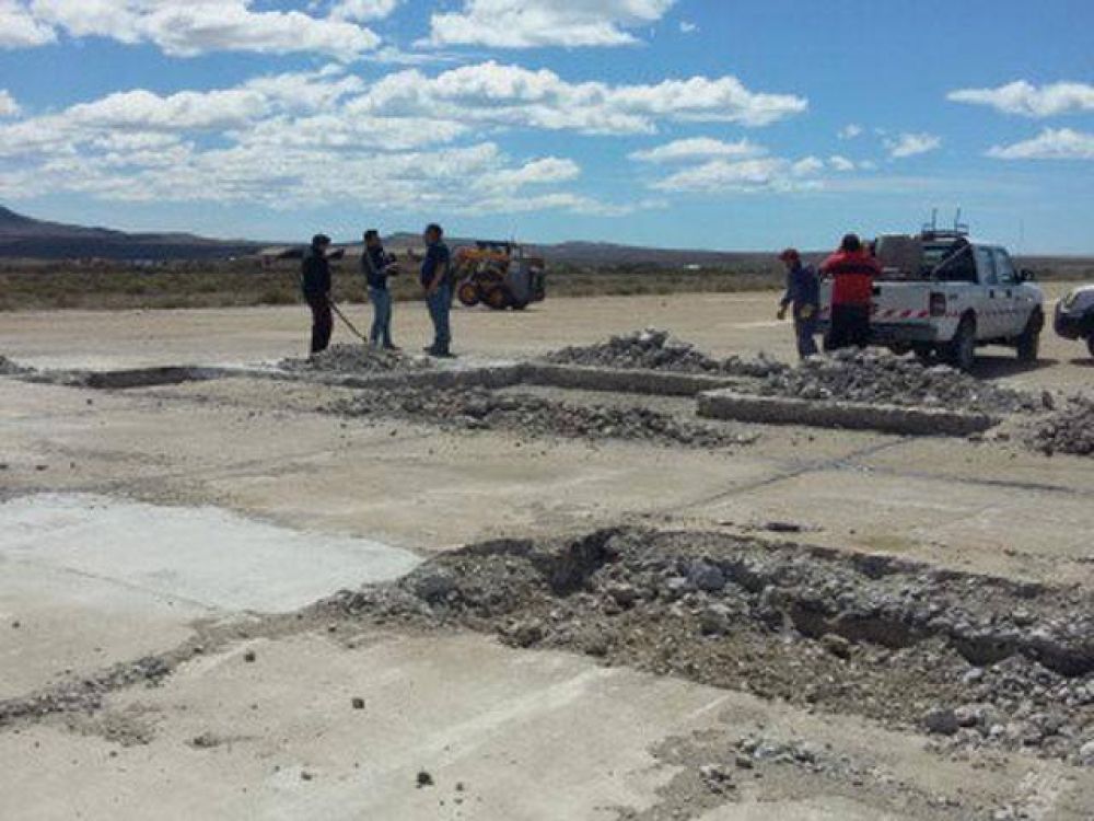Se acondicionaron 1200 metros de pista del aeropuerto local