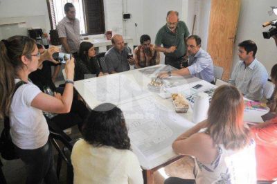Corral y referentes de Alto Verde analizaron el proyecto de una Escuela T�cnica para el barrio