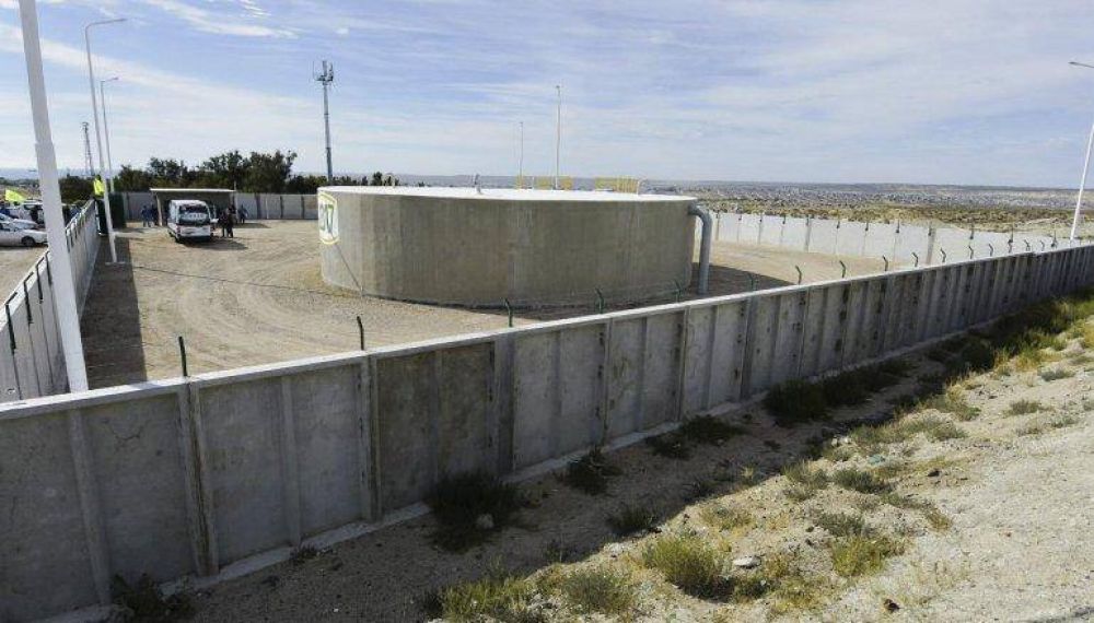 Inauguraron una cisterna de agua potable en Puerto Madryn