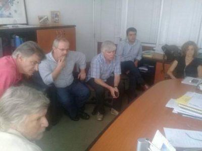 Reuni�n de concejales del Frente Renovador de Trenque Lauquen y Pehuaj� con funcionarios de Hidr�ulica por el R�o V