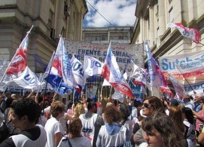 Rechazo de los docentes a la oferta del Gobierno