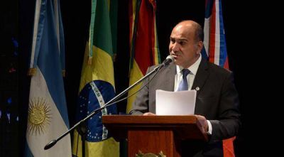 Manzur busca v�nculos econ�micos con estados del sur de Brasil