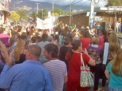 Merlo: vecinos reclamaron al gobernador por el d�ficit de la salud p�blica