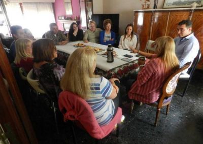 Tarifas: Hogan se reuni� con integrantes de la Liga de Amas de Casa