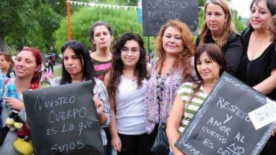 Mujeres se sumaron al Tetazo nacional en Carlos Paz
