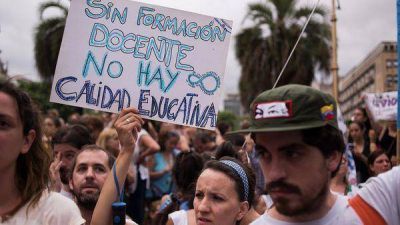 Los gremios docentes nacionales pedir�n una paritaria federal y amenazan con no comenzar las clases