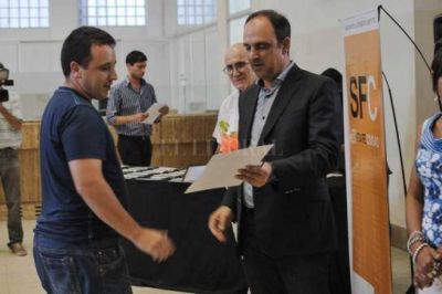 Entregaron escrituras a familias de Santa Fe