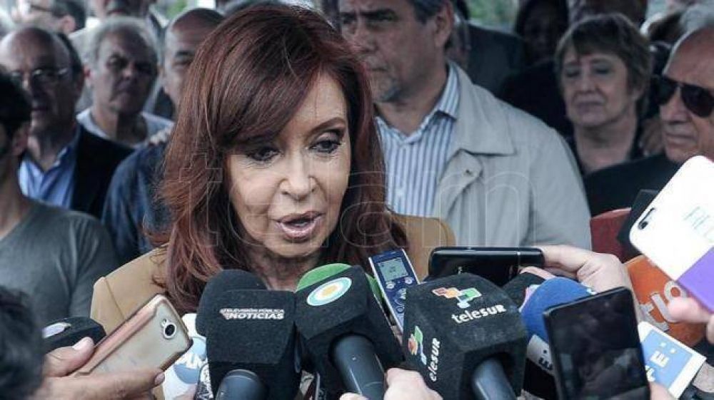 Cristina Kirchner suspendió sus vacaciones y dijo que las 