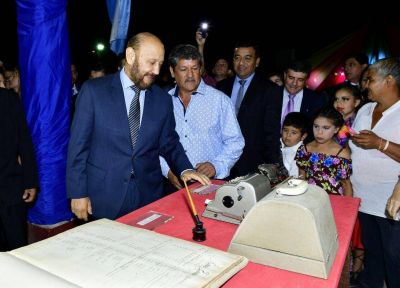 Insfran comparti� celebraci�n por el cumplea�os 105 de Fontana.