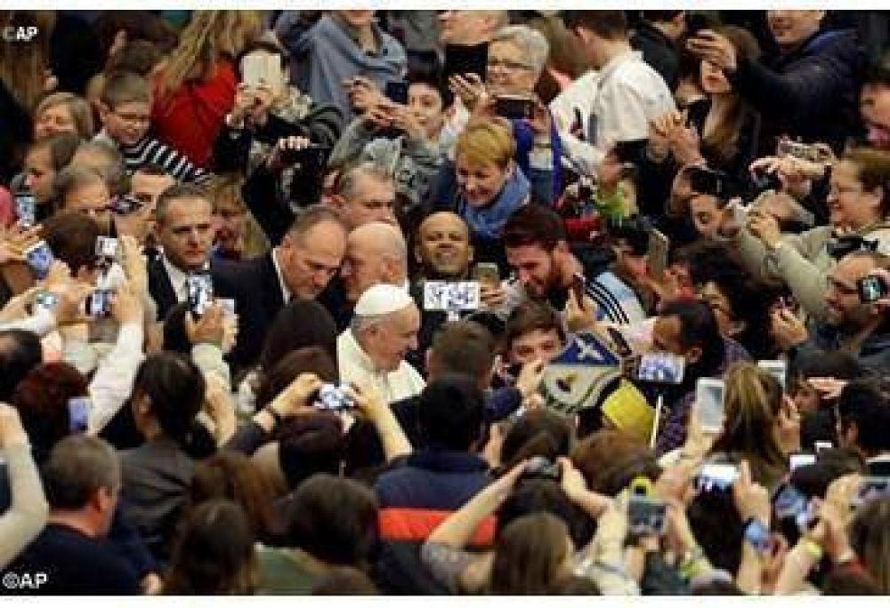 �La Iglesia es el cuerpo donde se alimenta y se sostiene la esperanza�, el Papa en la catequesis