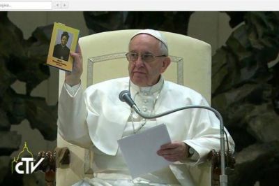 El Papa en la audiencia: �Con la oraci�n debemos sostenernos mutuamente en la esperanza�